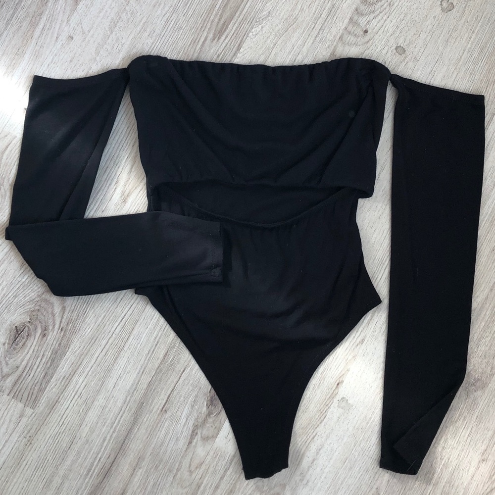 Fashion nova crop off shoulder open back top small